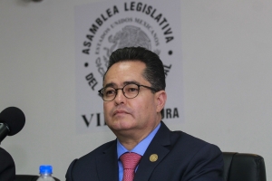 Sin fundamento jurdico, acciones y controversias a la Constitucin Poltica de la Ciudad de Mxico: Leonel Luna