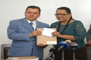 RECIBE COMISIN DE GOBIERNO DE ALDF PADRONES SOCIALES DEL GDF
