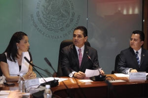 RECIBE SILVANO AUREOLES INIICIATIVAS DEL PRD Y PAN PARA CREAR FONDO DE CAPITALIDAD DEL DF