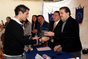 SEGUIREMOS APOYANDO LA EDUCACIN DESDE CUALQUIER TRINCHERA: AGUSTN TORRES