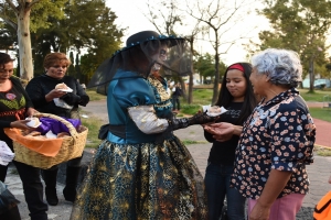 RECORRE CATRINA DE POSADAS TRES COLONIAS DE IZTAPALAPA Y FESTEJA CON VECINOS LA FIESTA DE TODOS LOS SANTOS