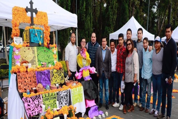 Diputados del PAN dedican ofrenda a vctimas por el sismo; celebran concurso juvenil 2017