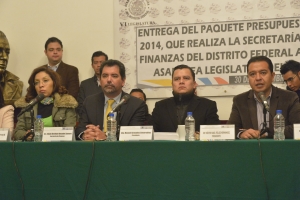 RECIBEN DIPUTADOS PAQUETE ECONMICO 2014