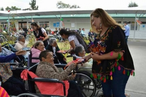 Proponen reconocer a trabajadores sociales en la CDMX