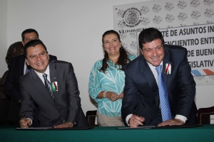 FIRMAN CONVENIO DE ENTENDIMIENTO ALDF Y SENADO DE LA PROVINCIA DE BUENOS AIRES