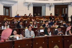 EN SU SEGUNDO DA DE TRABAJO, LOS PARLAMENTARIOS JUVENILES SE MANIFESTARON POR SU INCLUSIN EN LA POLTICA DE LA CIUDAD DE MXICO