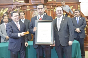 ENTREGA ALDF MEDALLAS AL MERITO POLICIAL 2014 A POLICAS DISTINGUIDOS DEL DISTRITO FEDERAL 