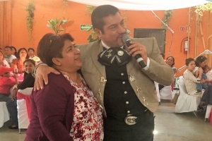 Dip. Socorro Meza celebra da de las madres en Iztapalapa