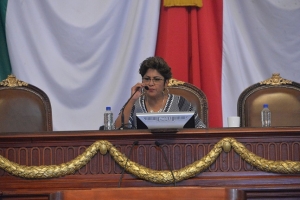 Presentar Nury Ruiz conclusiones del Parlamento de Mujeres