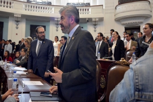 CRITICA RAL FLORES A MORENA POR SU IMPRODUCTIVIDAD LEGISLATIVA Y
FALTA DE TRANSPARENCIA
