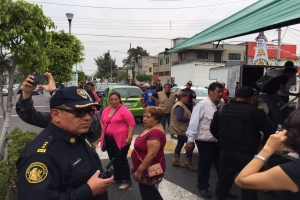 IRRUMPEN GOLPEADORES ARMADOS DE JULIO CSAR MORENO EN
FESTEJOS DEL DA DEL NIO EN V. CARRANZA