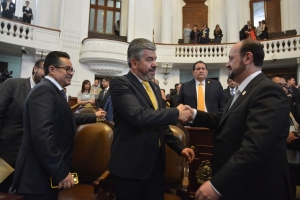 Aplicar mismo rasero en justicia para ciudadanos y polticos: Flores