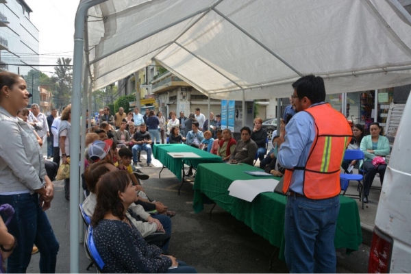 Capacitan a vecinos de Miguel Hidalgo contra sismos 