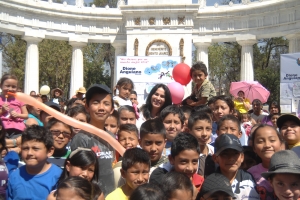 300 NIOS DE IZTAPALAPA LANZAN AL CIELO DESEOS POR UN MUNDO MEJOR  