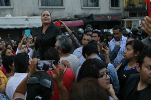 Exigen cientos de vecinos a Sacmex no ceder a chantajes de Morena y habilitar pozo de agua en Iztacalco