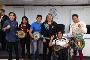 Torneo de box femenil crea conciencia del cncer de mama