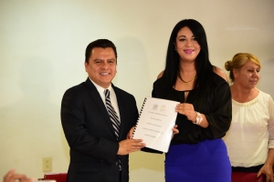 Entrega diputada Janet Hernndez Sotelo iniciativa de Derecho al Agua a Consejero Jurdico, Manuel Granados