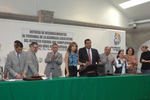 OTORGA ALDF RECONOCIMIENTO A BASE TRABAJADORA POR AOS DE SERVICIO