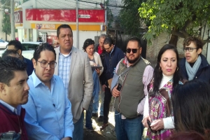Diputados de morena y vecinos detienen pacficamente traslado de rboles del Deprimido Mixcoac