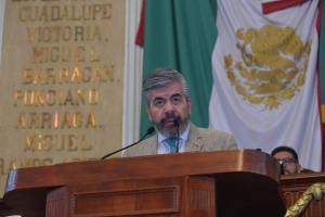 Reconocer ALDF aportes de Arnoldo Martnez al sistema democrtico en Mxico