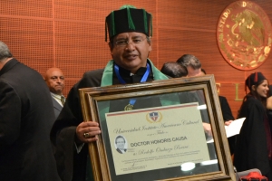 El DIPUTADO DR. RODOLFO ONDARZA ROVIRA RECIBE DOCTORADO HONORIS CAUSA