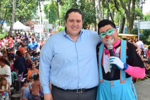 
Diputado Luis Mendoza festeja da del nio en BJ
