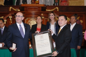 RODOLFO NERI VELA Y HROES DE CUAJIMALPA RECIBEN MEDALLA AL MRITO CIUDADANO 2015
