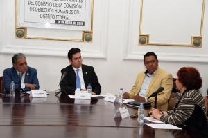 Aunque por buenas trayectorias ser difcil la eleccin para el Consejo Consultivo de la CDHDF, regir la transparencia y certeza de los mejores: LJH
 
