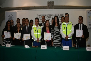 Otorga Comisin de Proteccin Civil reconocimientos a personal de la ALDF que particip en curso de primeros auxilios