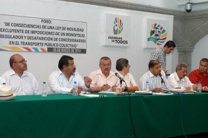 MANIFIESTAN TRANSPORTISTAS INQUIETUDES DE LEY DE MOVILIDAD 