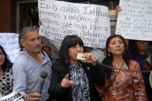 SIN AGUA IZTAPALAPA; VECINOS EXIGEN AL SACMEX CUMPLIR CON ACUERDO DE ENVIAR AGUA POR LA RED O MEDIANTE PIPA, PERO SON GOLPEADOS