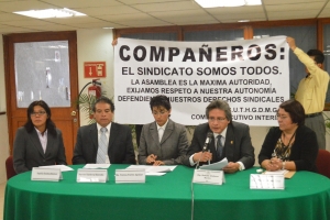 EXHORTAN RESOLVER CONFLICTO DE TRABAJADORES DE SALUD 