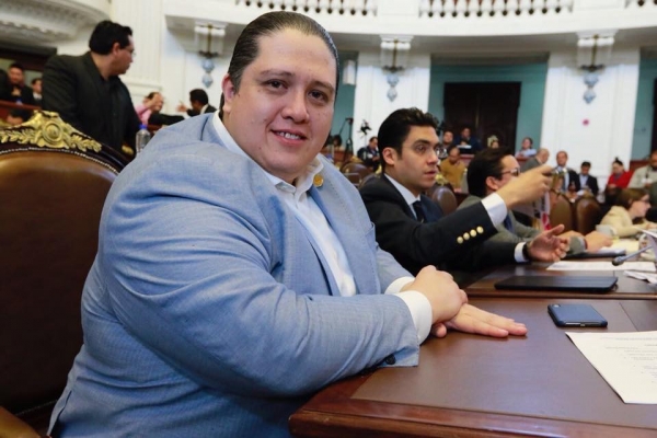 Diputado Luis Mendoza promueve ley para actualizar las capacidades del notariado en CDMX