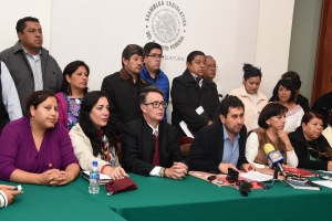 
Vecinos evitan intento de Secretara de Obras y servicios de violar suspensin de tala de rboles en Deprimido Mixcoac, denuncian diputadas del GP Morena 
