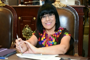 Durante informe, Ana Rodrguez entregar una carta a Mancera sobre la situacin delictiva alarmante en Iztapalapa
