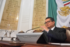 Propone Leonel Luna apoyar programas de alfabetizacin para adultos