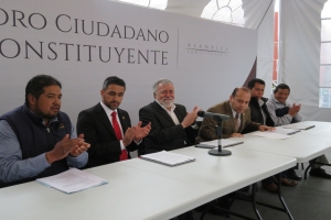 Entregan a Constituyentes peticiones de productores de la CDMX
